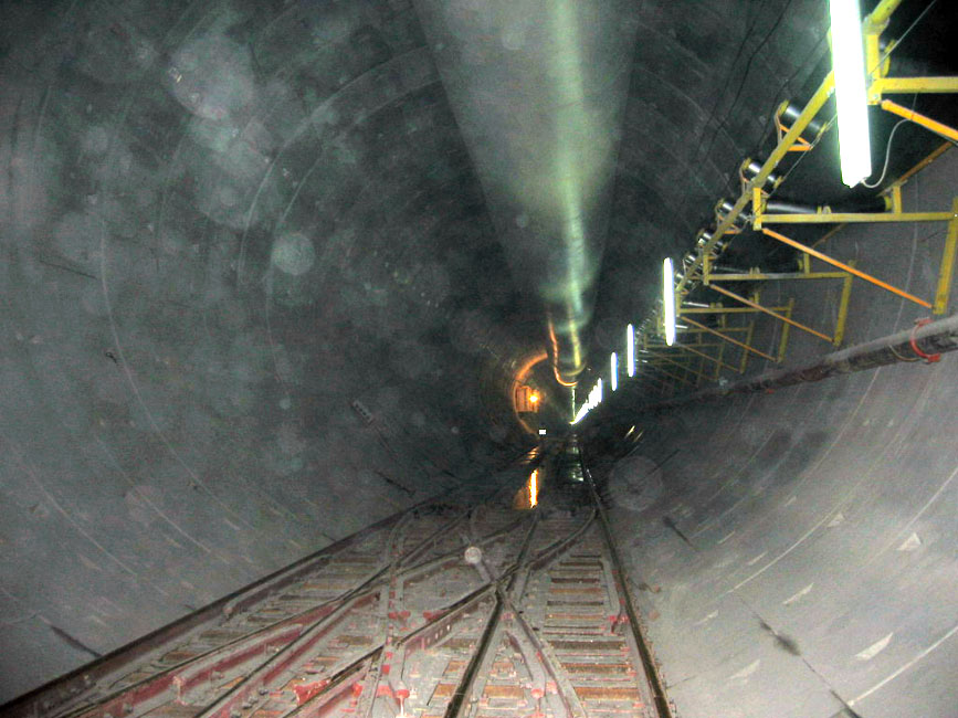DOVELAS EN TUNEL FABRICADAS CON ARIDOS SILICEOS DE CANTERA SOLIS