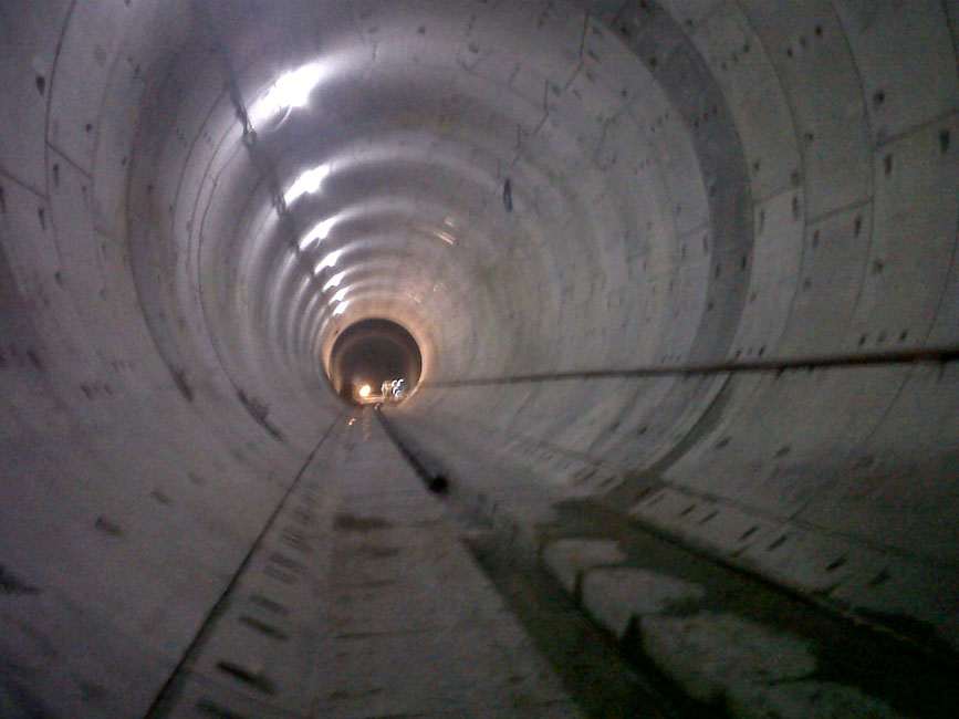DOVELAS COLOCADAS EN TUNEL FABRICADAS CON ARIDOS SILICEOS DE EXPLOTACIONES MINERAS SOLIS
