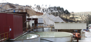 Tanques de decantacion para la reutilizacion del agua y filtro prensa